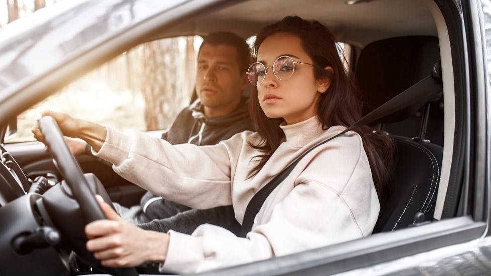 Conduire une voiture : les essentiels à connaître