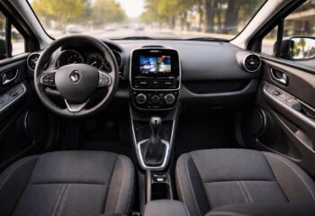 découvrez les avis des conducteurs sur l'intérieur de la clio 4, leurs impressions et ressentis pour mieux connaître ce modèle apprécié.